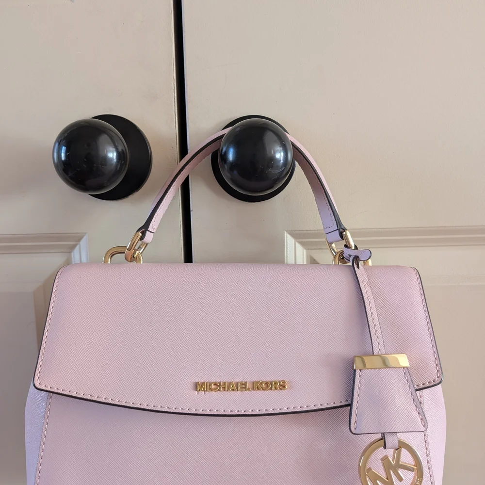 Michael Kors Soft Pink Crossbody Handbag - Picture 4 of 8